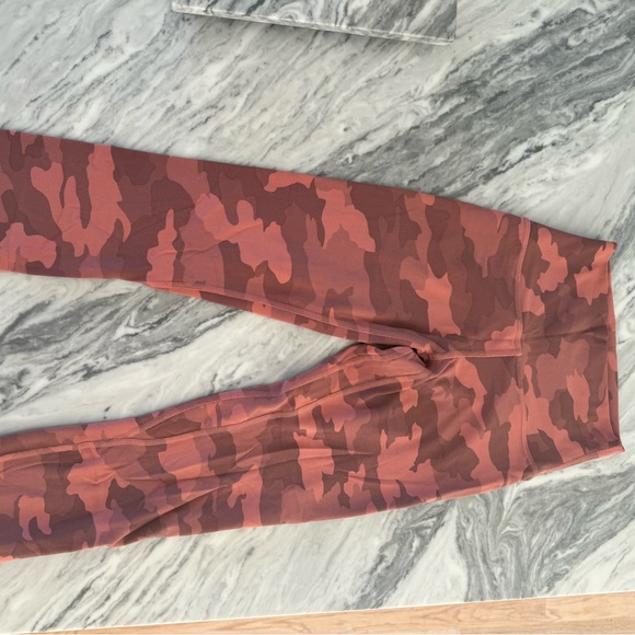 LULULEMON align high rise crop 23” - Picture 2 of 3